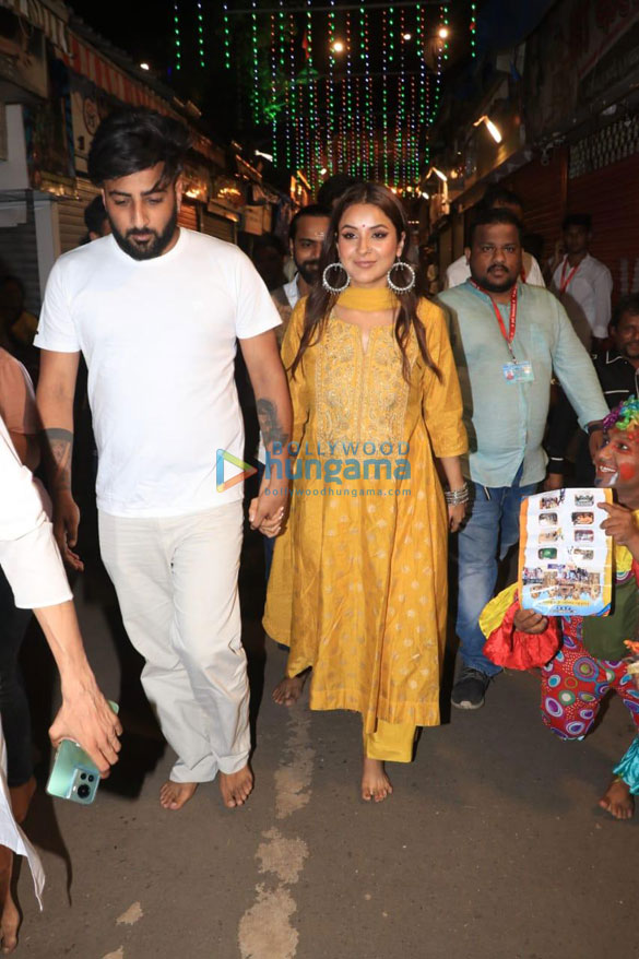 photos shehnaaz gill snapped with her brother at lalbaugcha raja as they seek the blessings of the lord ganesha 5