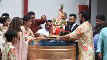 Photos: Shilpa Shetty snapped at Ganesh Visarjan ceremony