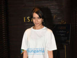 Photos: Shraddha Kapoor snapped post dinner at a restaurant in Mumbai