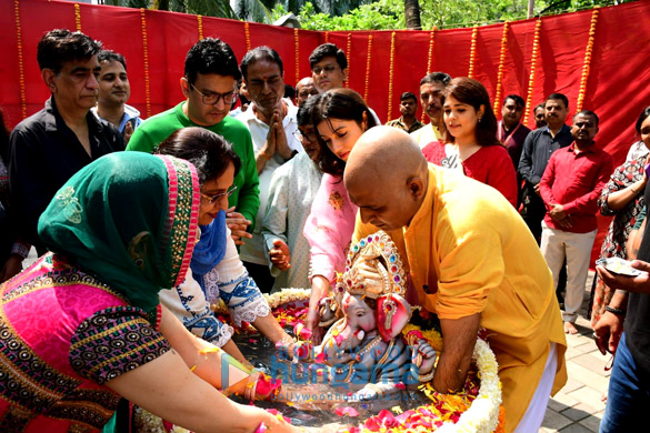 photos sidharth malhotra bhushan kumar divya khosla kumar and others snapped at t series office for ganpati visarjan 4