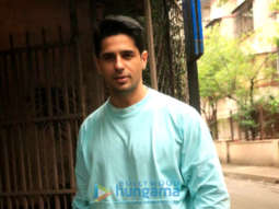 Photos: Sidharth Malhotra snapped at a dubbing studio in Bandra