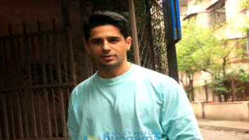 Photos: Sidharth Malhotra snapped at a dubbing studio in Bandra