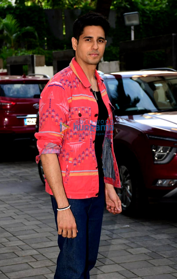 photos sidharth malhotra spotted at t series office 1