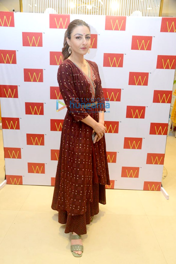 photos soha ali khan snapped at the w store launch in mumbai 2