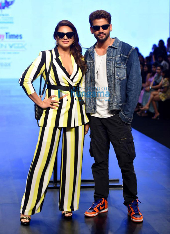 photos sonakshi sinha zaheer iqbal and huma qureshi snapped attending the bombay times fashion week 5
