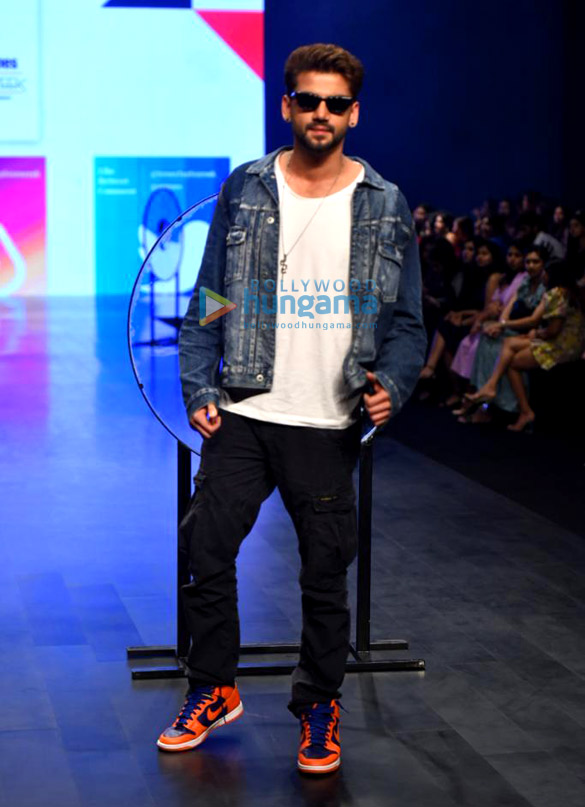 photos sonakshi sinha zaheer iqbal and huma qureshi snapped attending the bombay times fashion week 6