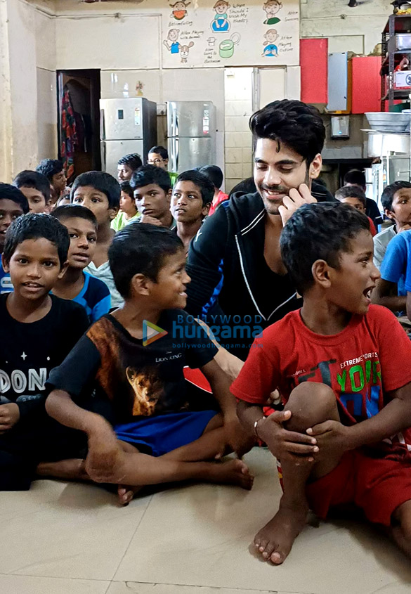 photos tv actor simba nagpal celebrates his birthday with kids at an orphanage 2