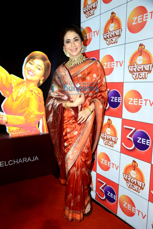 Photos: Urmila Matondkar snapped attending the Parel cha Raja maha aarti Photos: Urmila Matondkar snapped attending the Parel cha Raja maha aarti