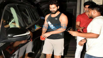 Photos: Varun Dhawan snapped at the gym