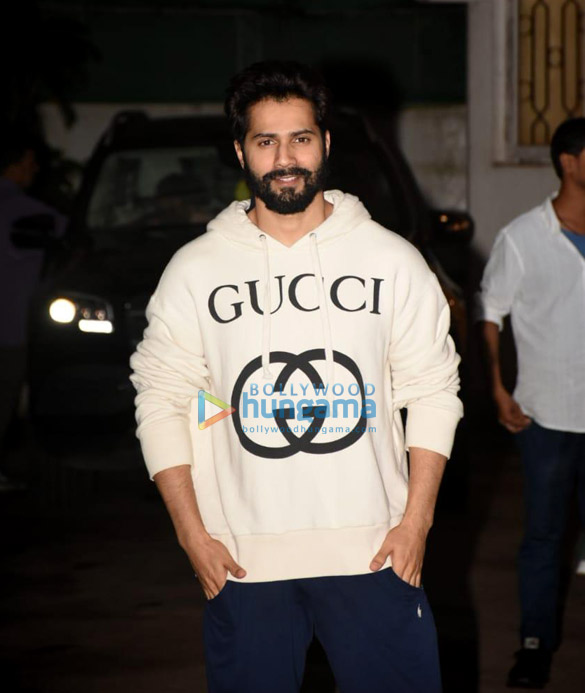 photos varun dhawan spotted at sunny super sound in juhu 3 2