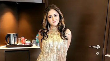 Rashami Desai shows off her dance moves in golden outfit