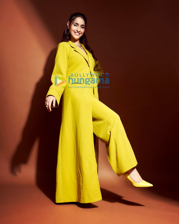 sadia khateeb 4 3