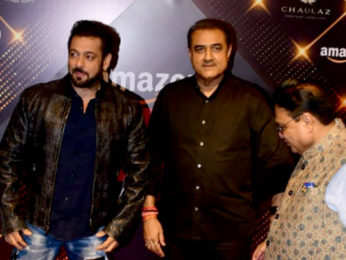 Salman Khan poses for paps at Lokmat Awards