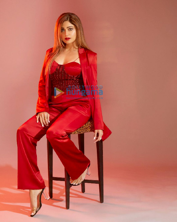 shamita shetty 3 8
