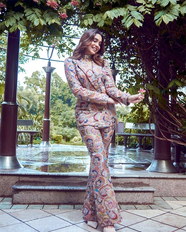 Sharvari Wagh in floral pantsuit is getting us geared up for the “Flower season!” 