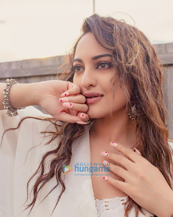 sonakshi sinha 1 96