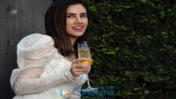 Celebrity Photos of Sonnalli Seygall