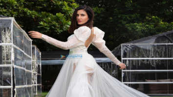 Celebrity Photos of Sonnalli Seygall