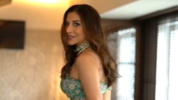 Sophie Choudry flaunts her million dollar smile
