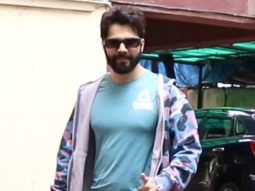 Varun Dhawan dressed comfy as she poses for paps