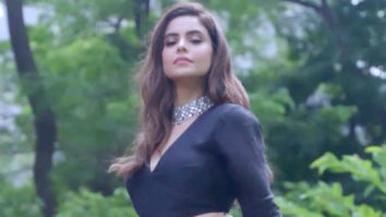 Aamna Sharif looks elegant in black outfit