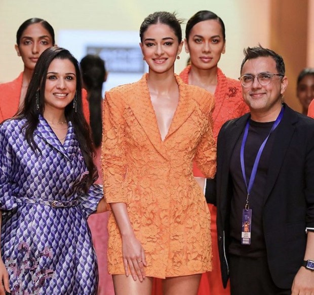 Ananya Panday steals the show on Day 4 at LFW 2022 as she walks the ramp in sultry mini blazer dress for Pankaj and Nidhi Ananya Panday steals the show on Day 4 at LFW 2022 as she walks the ramp in sultry mini blazer dress for Pankaj and Nidhi