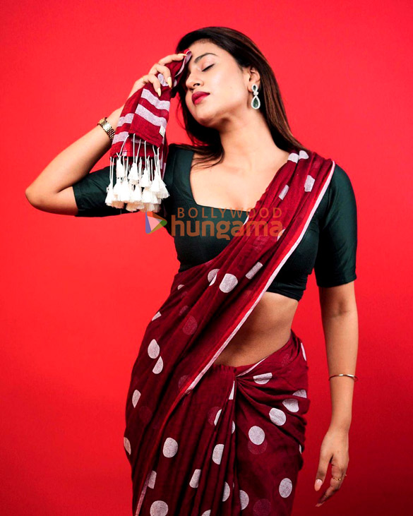 anjali arora 2 3