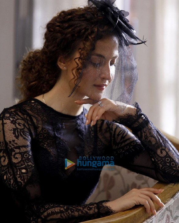 elli avrram 2 42
