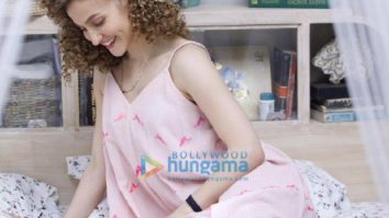 Celeb Photos Of Elli AvrRam