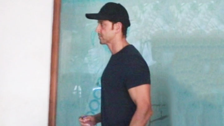 Hrithik Roshan gets clicked in comfy outfit sporting a cap