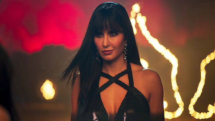Kaali Teri Gutt – Phone Bhoot | Katrina Kaif, Ishaan Khatter, Siddhant Chaturvedi Kaali Teri Gutt – Phone Bhoot | Katrina Kaif, Ishaan Khatter, Siddhant Chaturvedi