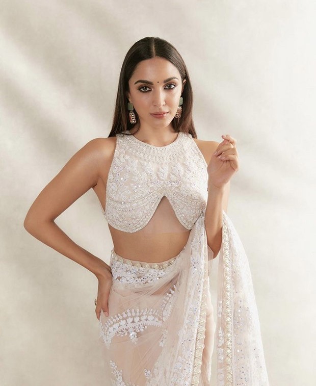 Kiara Advani in pristine white saree and infinity blouse is a sight to behold Kiara Advani in pristine white saree and infinity blouse is a sight to behold