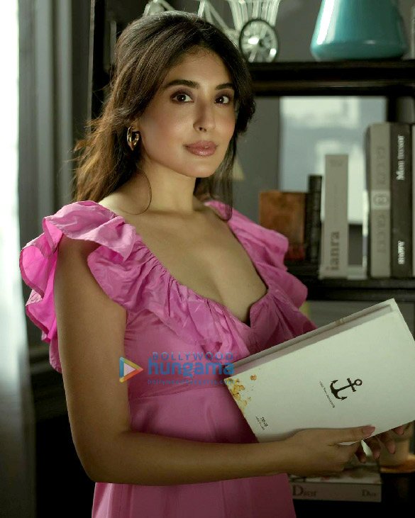 kritika kamra 2 10