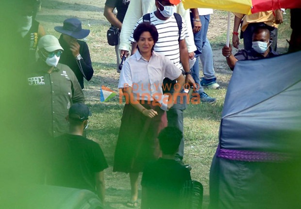 LEAKED PHOTOS: Anushka Sharma sports a bob as she shoots Chakda Xpress at Howrah LEAKED PHOTOS: Anushka Sharma sports a bob as she shoots Chakda Xpress at Howrah