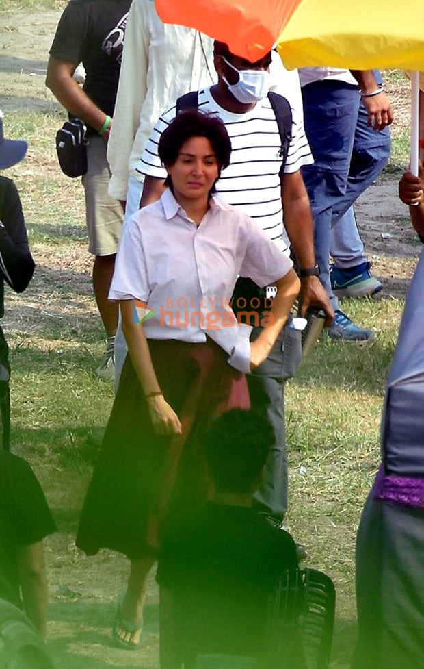 LEAKED PHOTOS: Anushka Sharma sports a bob as she shoots Chakda Xpress at Howrah LEAKED PHOTOS: Anushka Sharma sports a bob as she shoots Chakda Xpress at Howrah