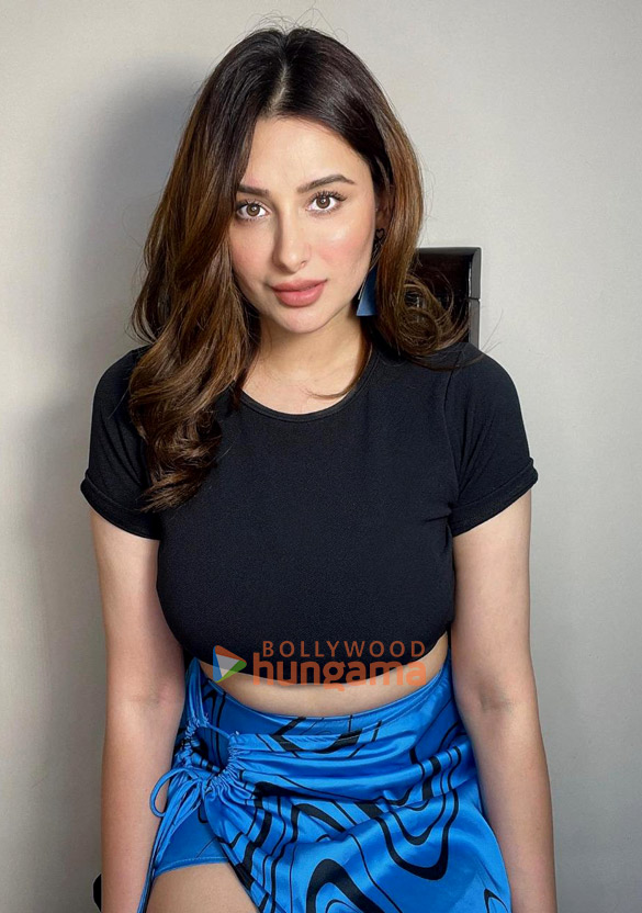 mahira sharma 1 11