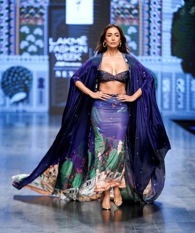 Malaika Arora steals the show in blue skirt and bandeau top by Abirr n' Nanki at Lakme Fashion Week Malaika Arora steals the show in blue skirt and bandeau top by Abirr n' Nanki at Lakme Fashion Week