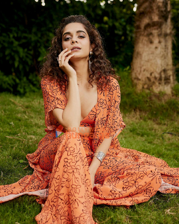 mithila palkar 1 32