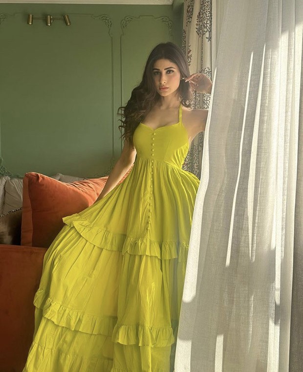 Mouni Roy’s bright green maxi dress worth Rs. 3500 with ruffle tiers and strappy sleeves is a weekend must-have Mouni Roy’s bright green maxi dress worth Rs. 3500 with ruffle tiers and strappy sleeves is a weekend must-have