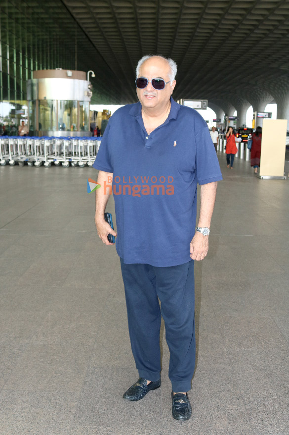 photos aishwarya rai bachchan abhishek bachchan janhvi kapoor and others snapped at the airport 9
