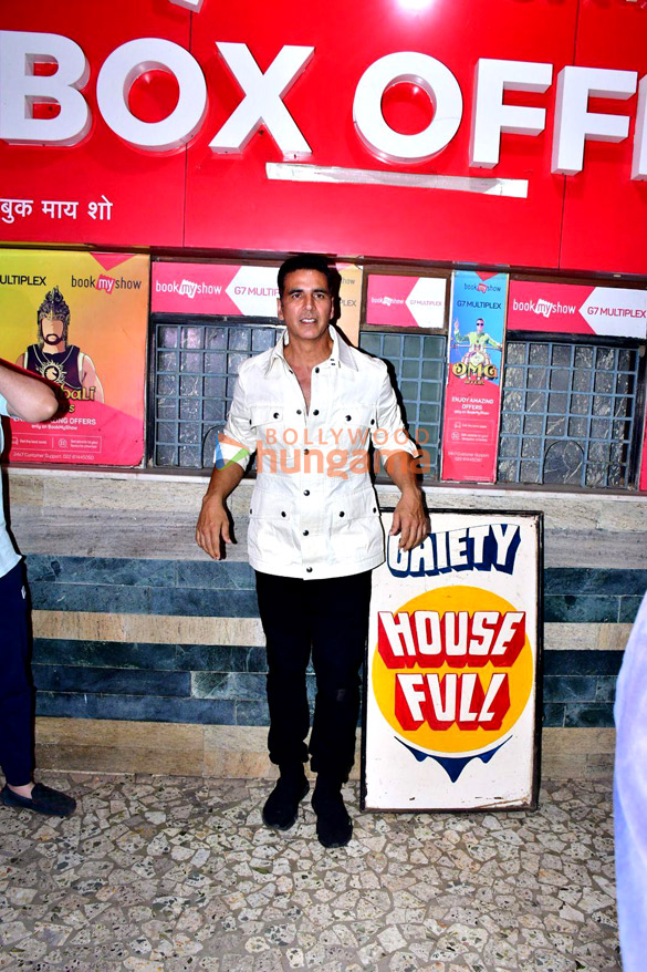 Photos: Akshay Kumar and Nushrratt Bharuccha snapped at G7 in Bandra