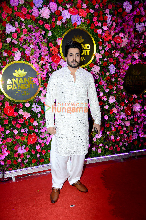photos amitabh bachchan hrithik roshan and others snapped attending anand pandits diwali bash 11