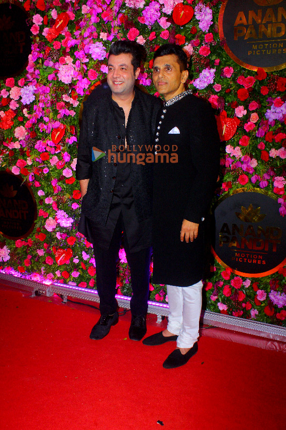 photos amitabh bachchan hrithik roshan and others snapped attending anand pandits diwali bash 33