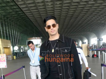 Photos: Anil Kapoor, Aryan Khan, Uorfi Javed and others snapped at the airport