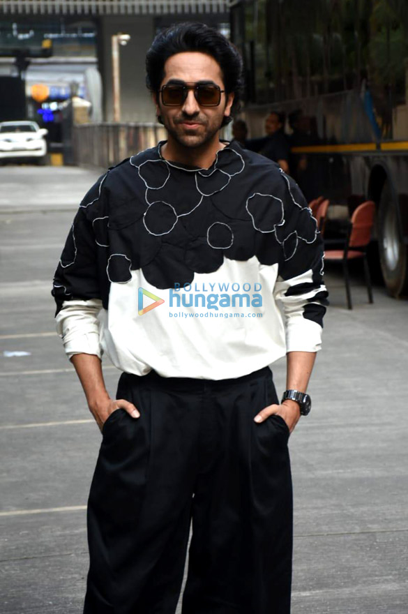 photos ayushmann khurrana snapped during doctor g promotions 4