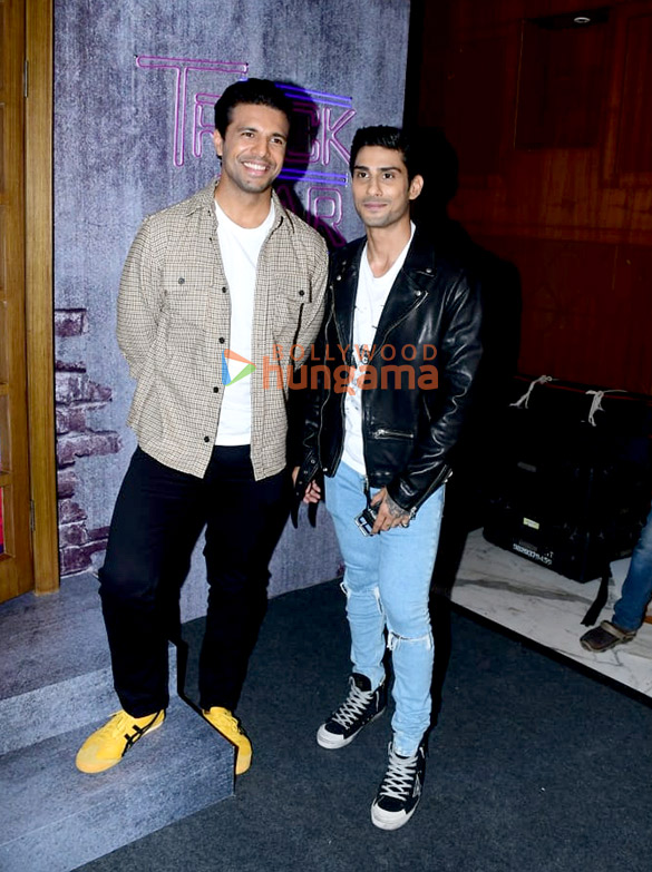 photos cast of four more shots please snapped at season 3 trailer launch in mumbai 8