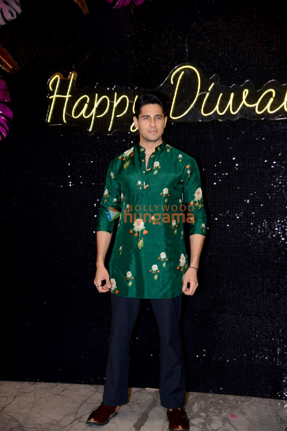 photos celebs attend krishan kumars diwali bash 6