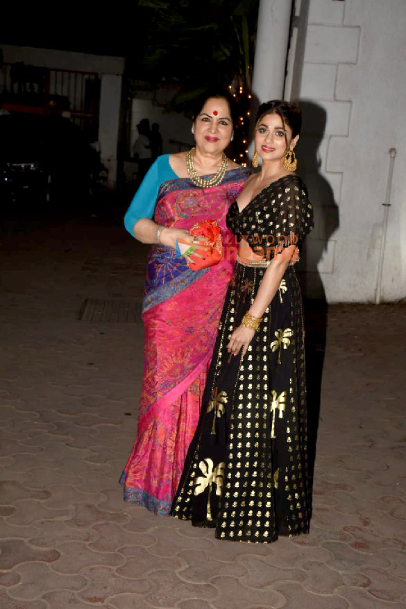 photos celebs attend shilpa shettys diwali bash 13