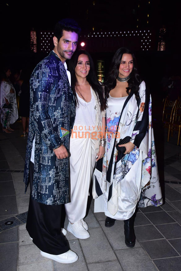 Photos: Celebs attend designer Anamika Khanna’s show at Lakmé Fashion Week Photos: Celebs attend designer Anamika Khanna’s show at Lakmé Fashion Week