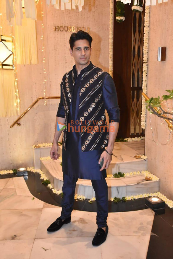 photos celebs grace pre diwali party at manish malhotras residence 6